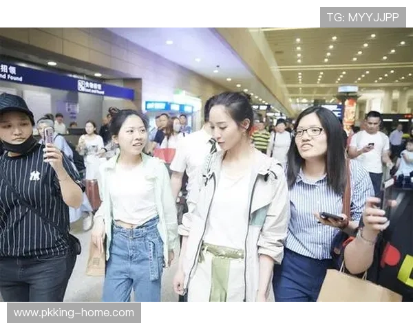 HO168娱乐网提供互动社区平台,让粉丝与明星零距离交流互动 HO168娱乐网提供互动社区平台,让粉丝与明星零距离交流互动